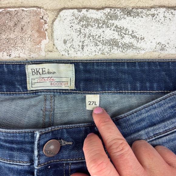 BKE Stella Bootcut Medium Wash Denim Blue Jeans Size 27L mid/low Rise denim - Picture 4 of 8
